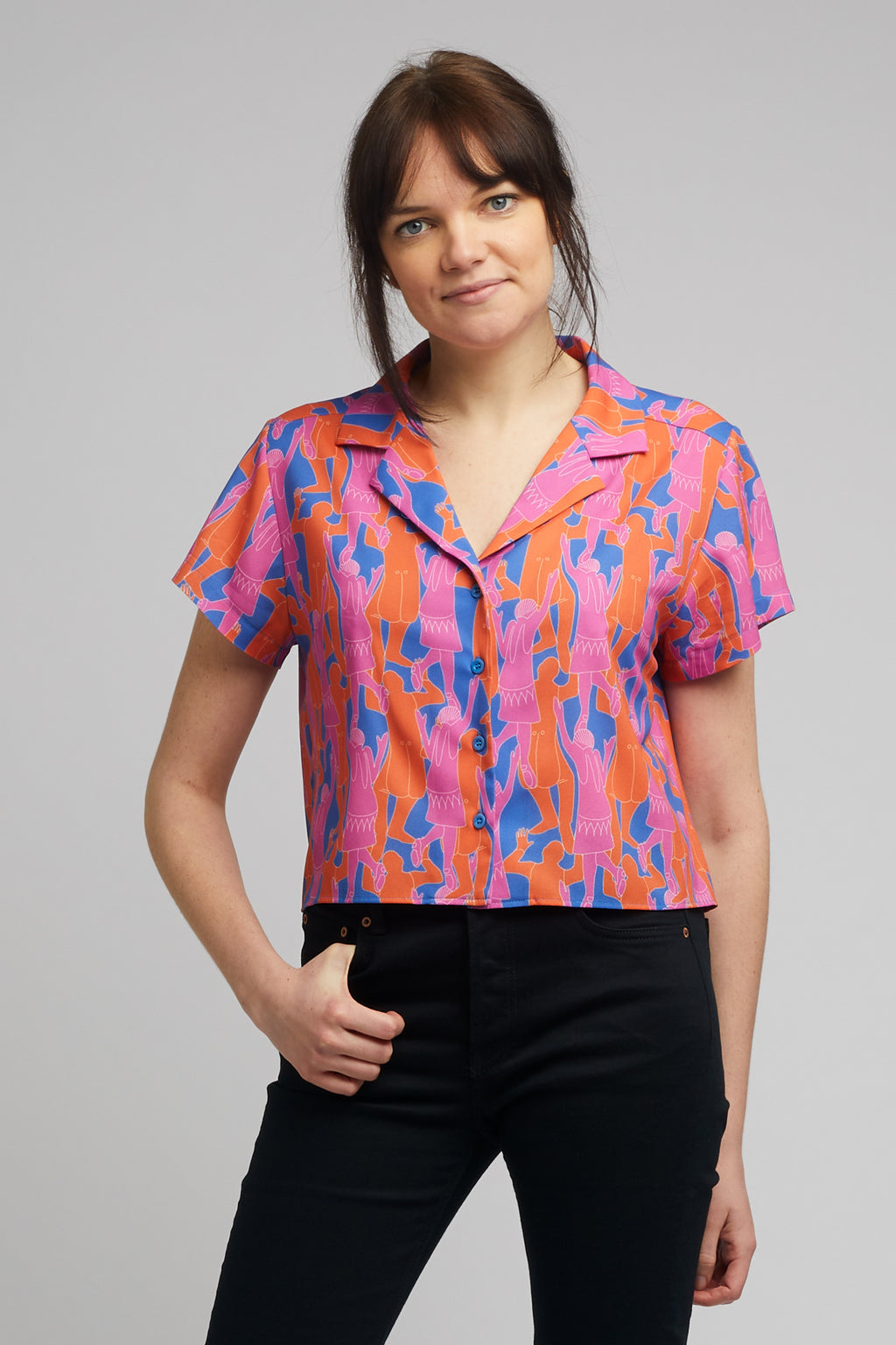 Cropped Cuban Collar Shirt Yammys Dancers Print